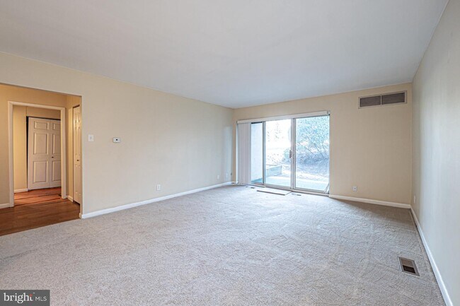 Foto del edificio - 360 Drummers Ln