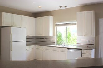 Building Photo - 105 Crimson Bay Dr