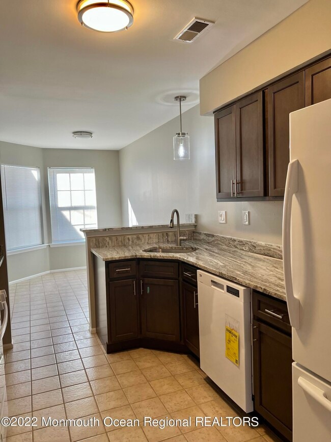 Building Photo - 246 Century Way