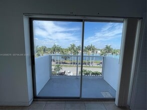 Building Photo - 5313 Collins Ave