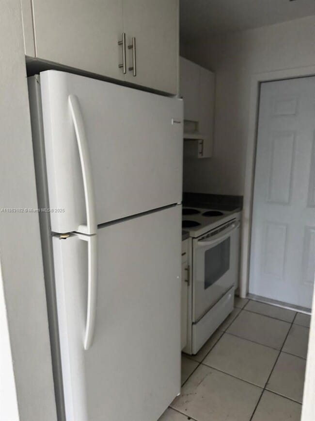 Foto del edificio - 2040 NE 170th St