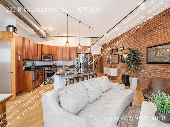 Foto del edificio - 222 N Kalamazoo Mall