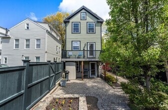 Building Photo - 66 Thorndike St
