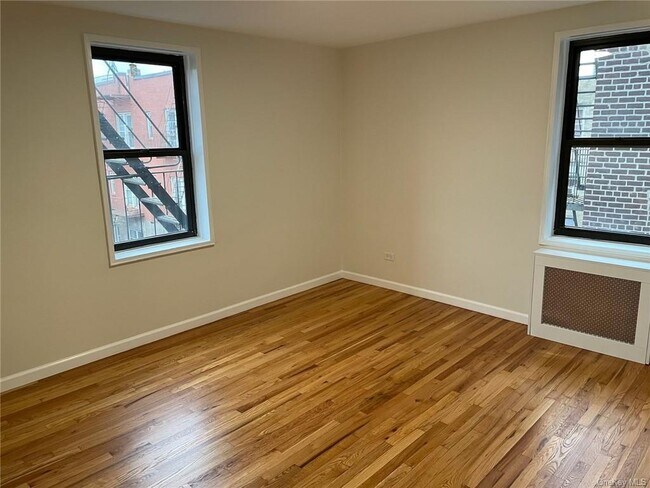 Foto del edificio - 69 Bennett Ave