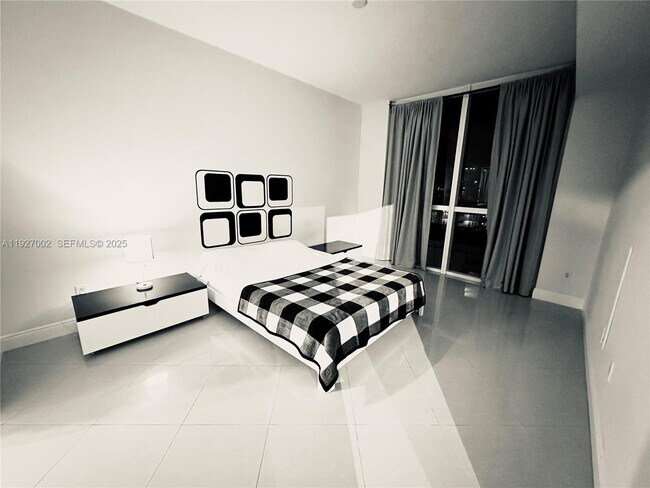 Foto del edificio - 1945 S Ocean Dr