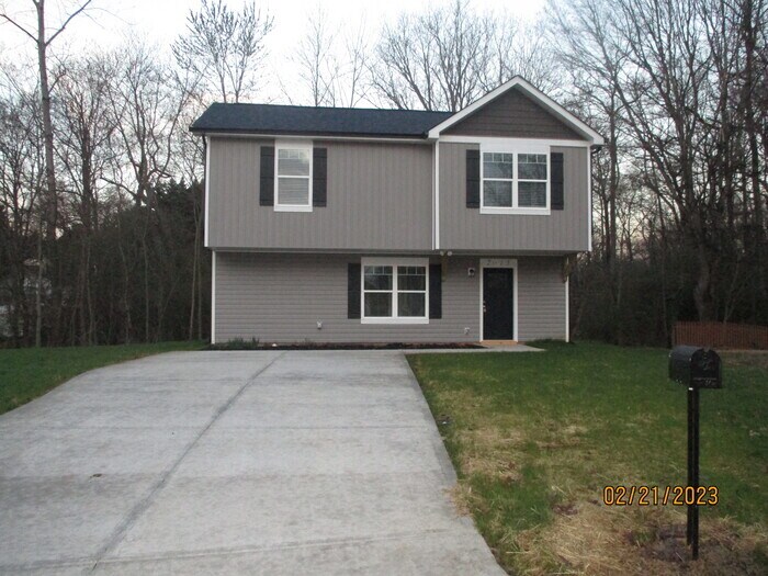 Foto principal - 2015 Brantley Creek Dr