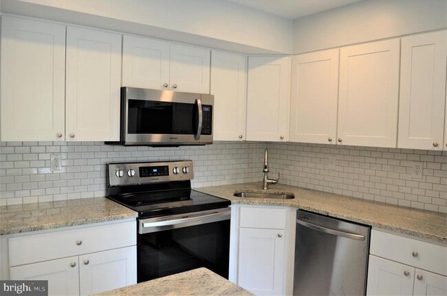 Foto del edificio - 14903 Neath Ct