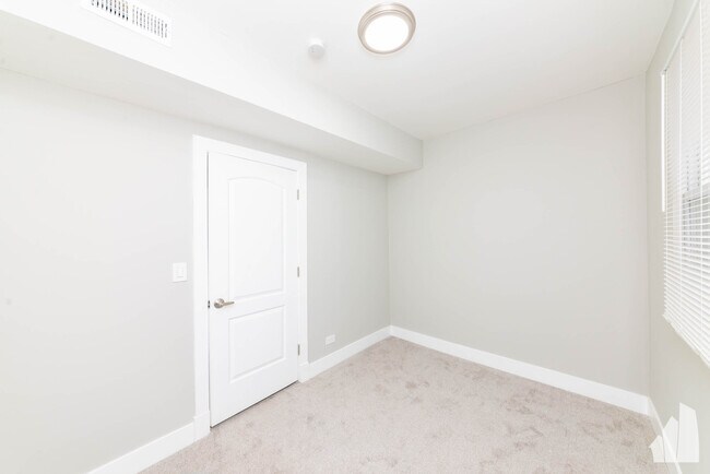 Foto del edificio - 2923 N Avers Ave