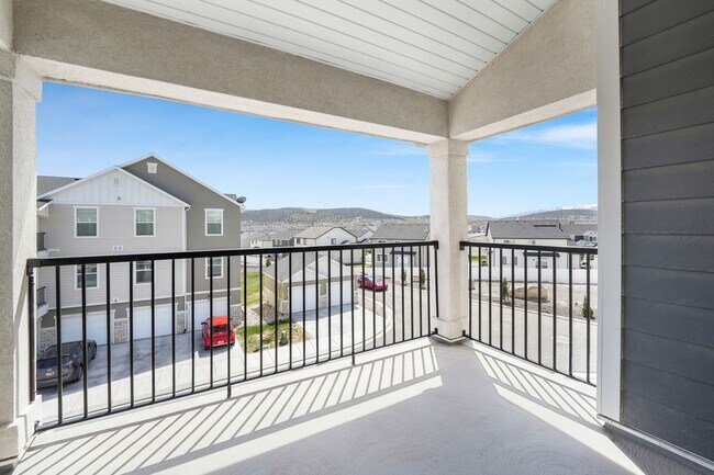 Building Photo - Modern 3-Bedroom Condo in Prime Riverton L...