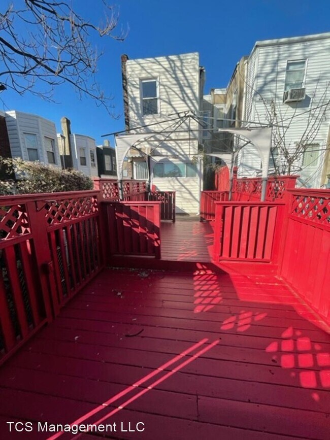 Building Photo - 3 br, 1.5 bath House - 212 E Montana Street