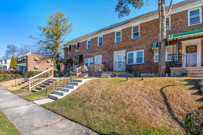 Building Photo - 4813 Midwood Ave