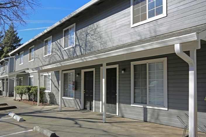 Parque Cedar 1, 1143 N. Cedar - Cedar Park Apartments Chico CA