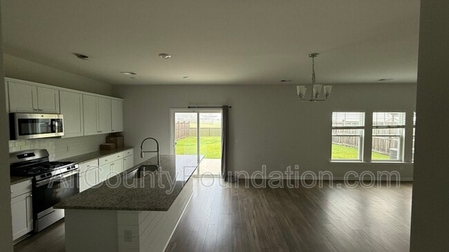Foto del edificio - 104 Whisper Dr