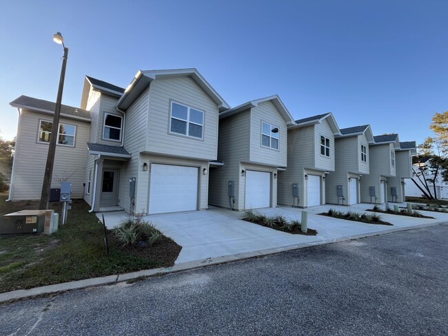 Building Photo - 2881 Leahs Ln
