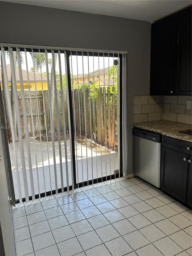 Foto del edificio - 1136 NE 210th Terrace