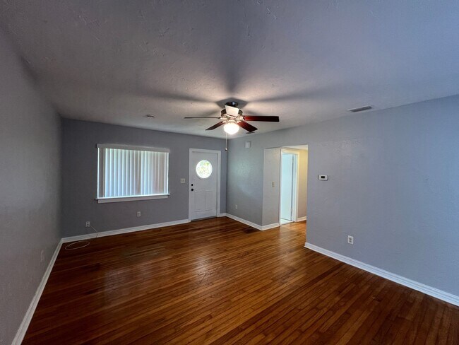 Building Photo - Beautiful 2 Bed/2 Bath Home in Ocala!! BOU...