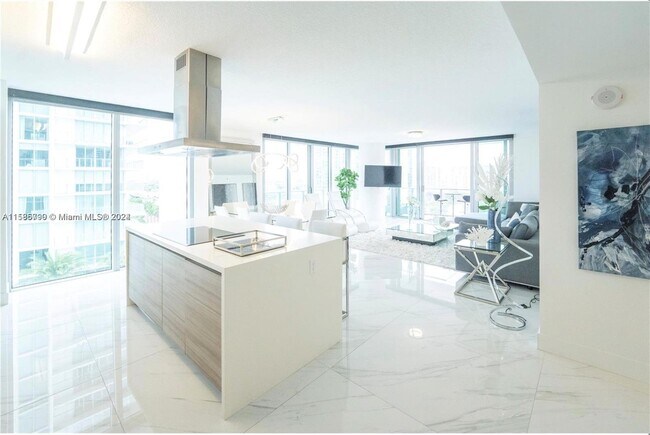 Building Photo - 300 Sunny Isles Blvd