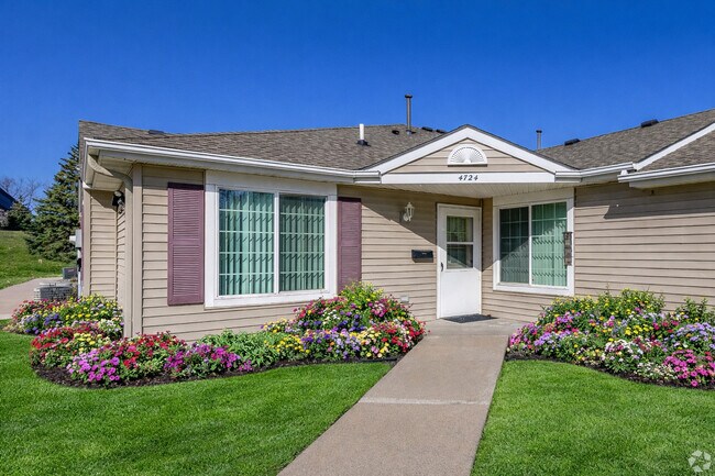 Foto del edificio - Cottages of White Bear Lake Township