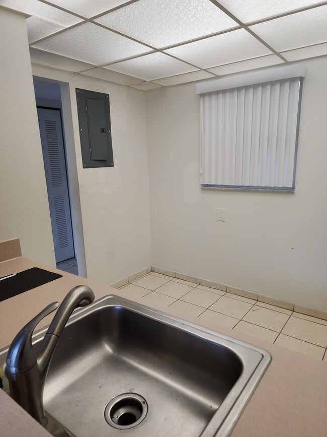 Foto del edificio - 18111 NW 68th Ave