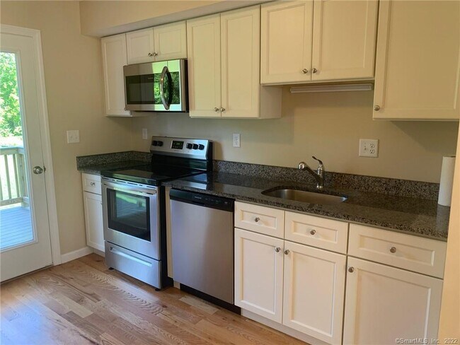 Building Photo - 27 Tridell Dr