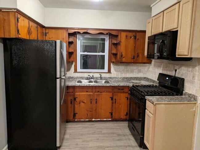 Foto del edificio - 246 Robert E Lee Dr