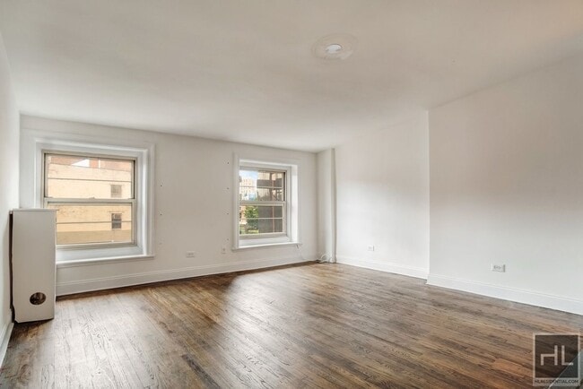 Building Photo - GORGEOUS Greenwich Village Real 1 Bedroom ...