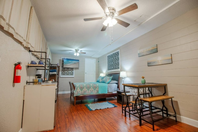 Photo - 1245 Catalpa Ln Apartment