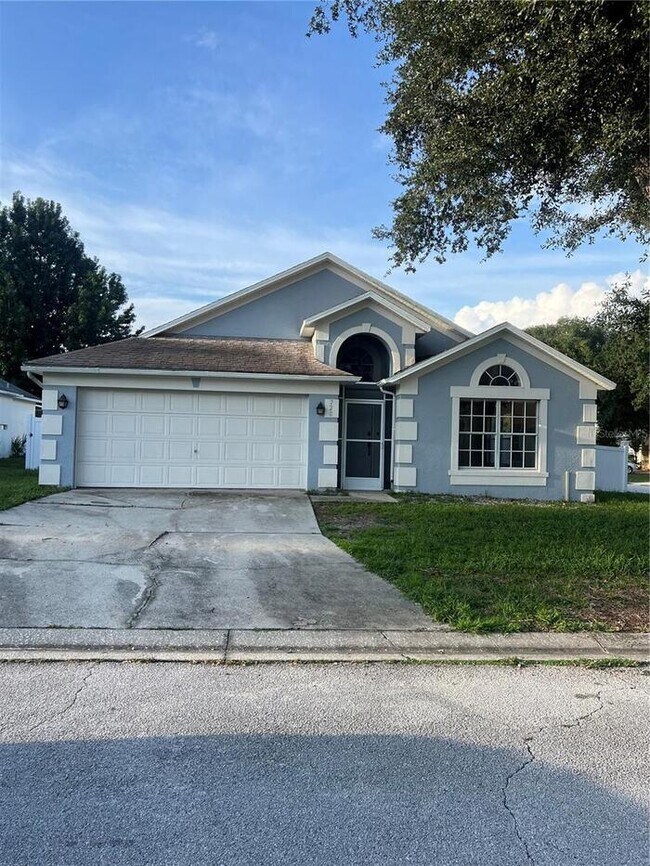 Building Photo - Beautiful Home