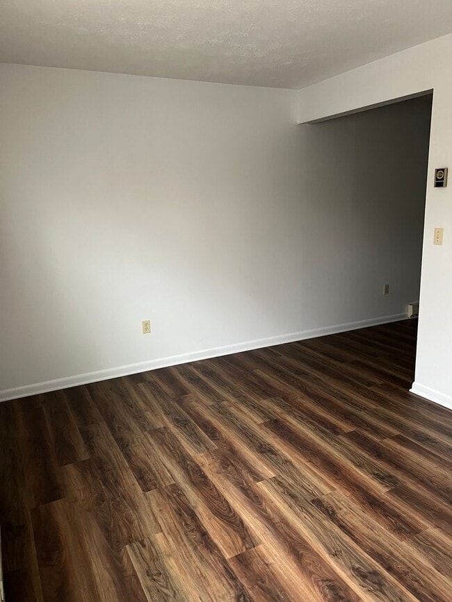 Building Photo - One bedroom apartment for rent near EMU in...