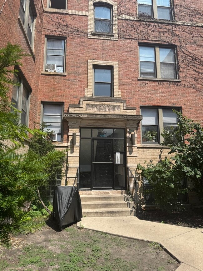 Foto del edificio - 7013 N Paulina St