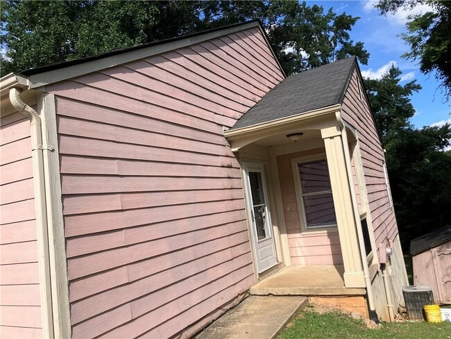 Foto del edificio - 1215 Oak Forest Ct SW