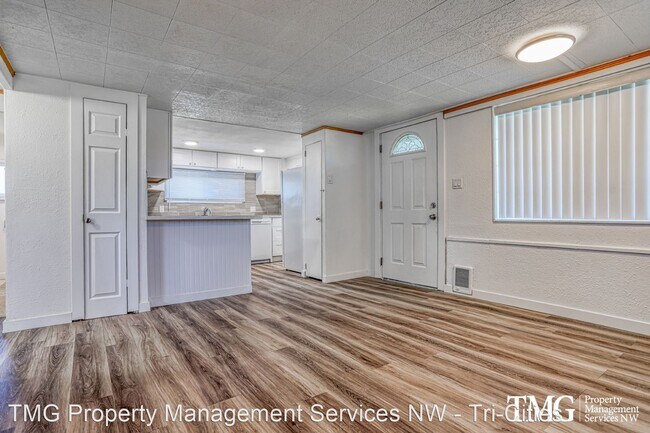 Building Photo - 2 br, 1 bath House - 1308 Totten Avenue