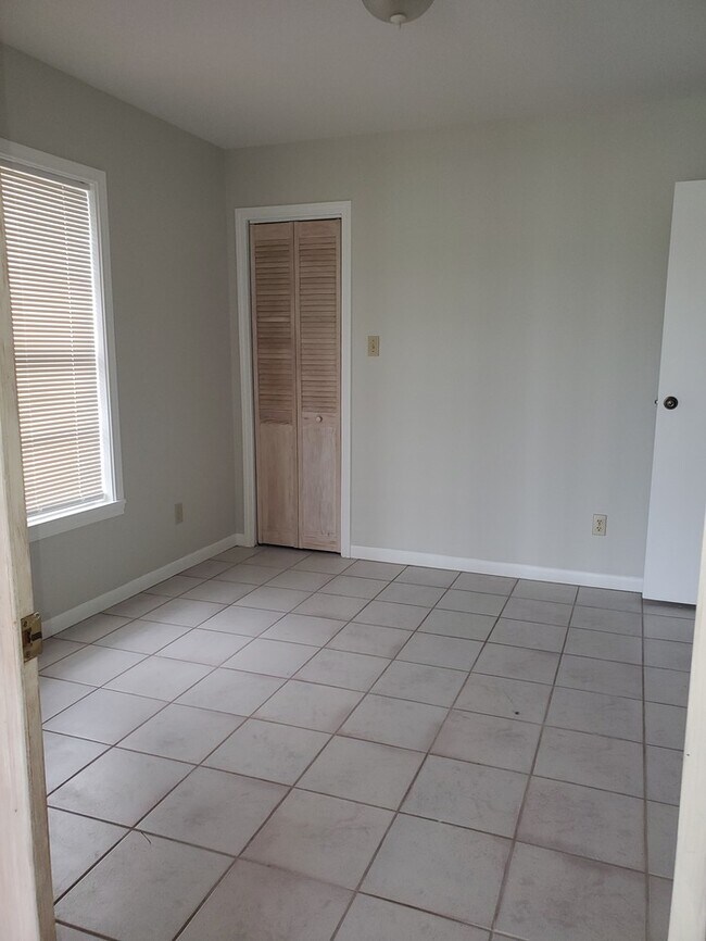 Foto del edificio - 2301 N Parkwood Dr