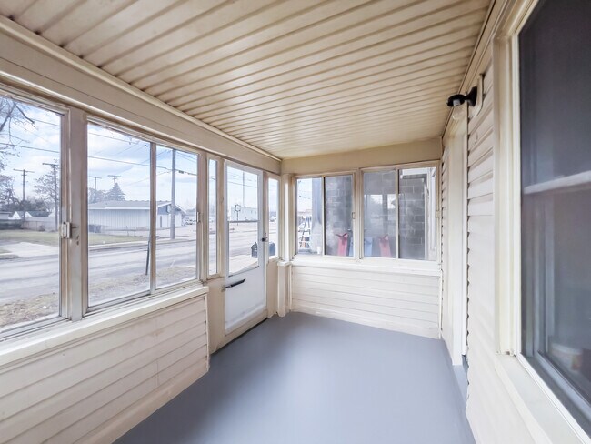 Foto del edificio - 3928 Upton Ave