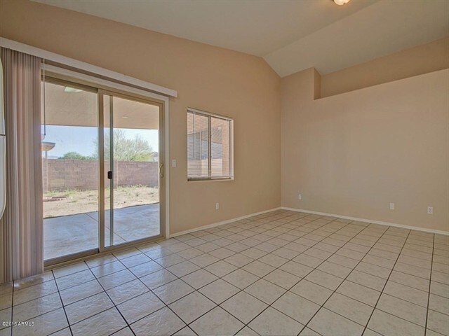 Foto del edificio - 6323 W Winslow Ave