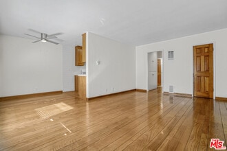 Building Photo - 218 S Gale Dr