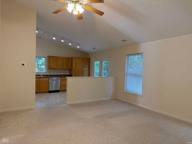 Foto del edificio - 5391 N Teresa Ln