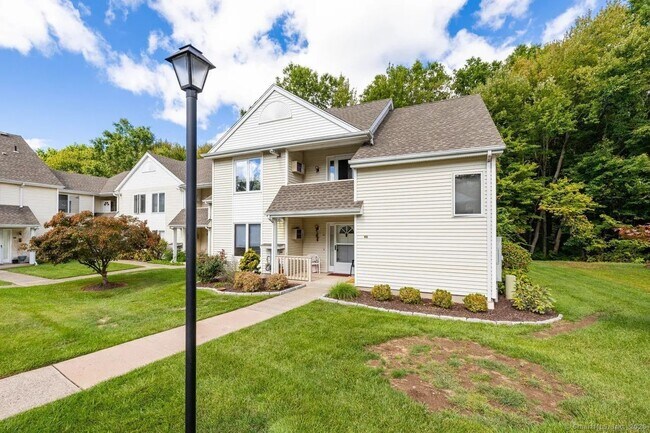 Foto del edificio - 46 Millbrook Ct