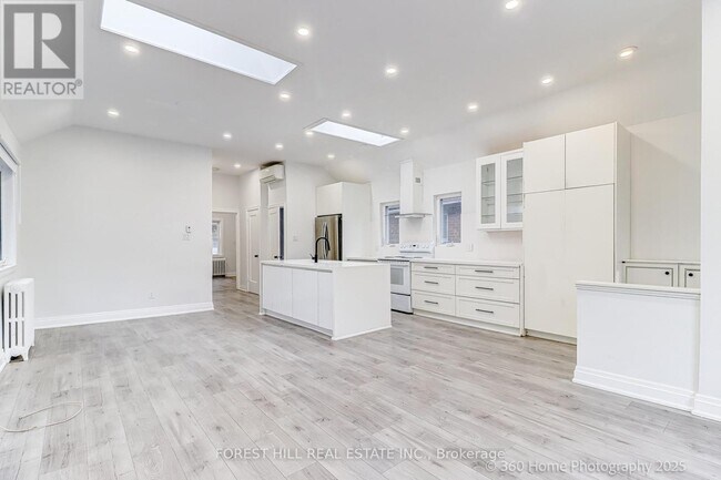 Photo du bâtiment - 194 Roe Ave