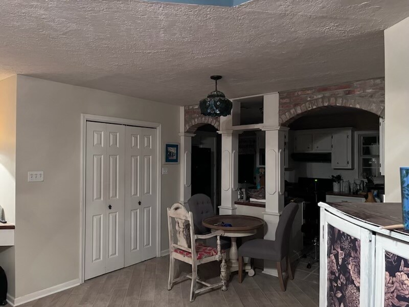 Foto principal - 5733 Barrett Ln