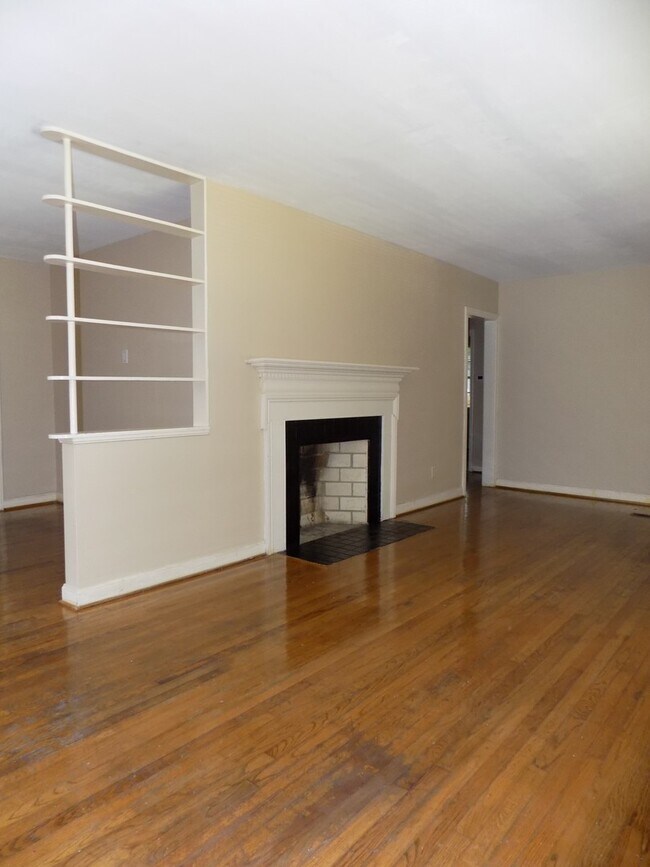 Building Photo - 507 Dogwood St