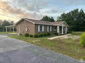 Building Photo - 4560 Woodbine Rd