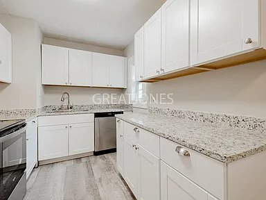 Foto del edificio - 320 Jefferson Dr