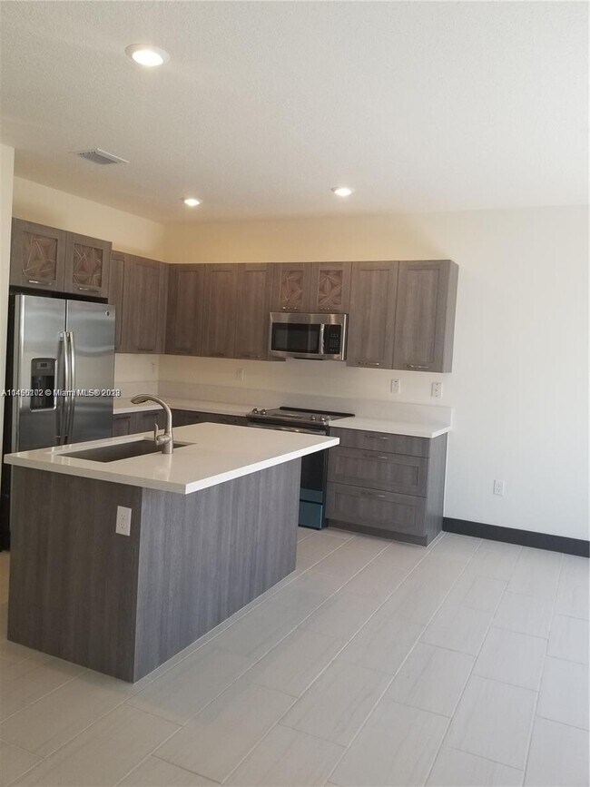 Foto del edificio - 15930 NW 91st Ct