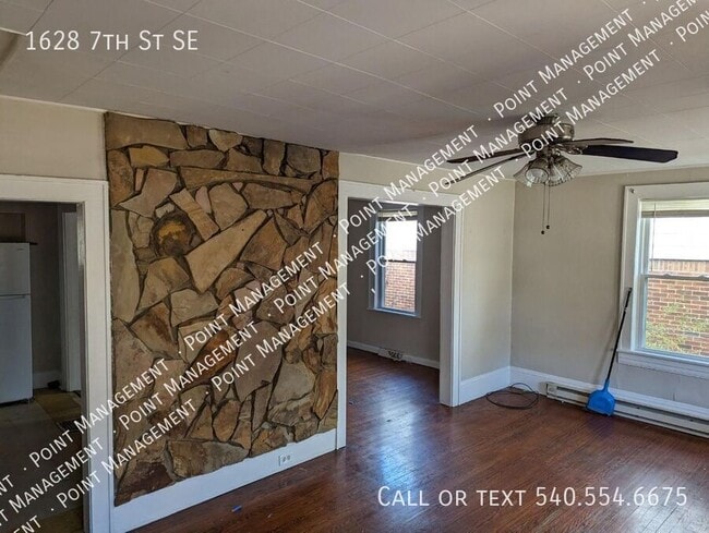 Building Photo - 1628 7th St SE