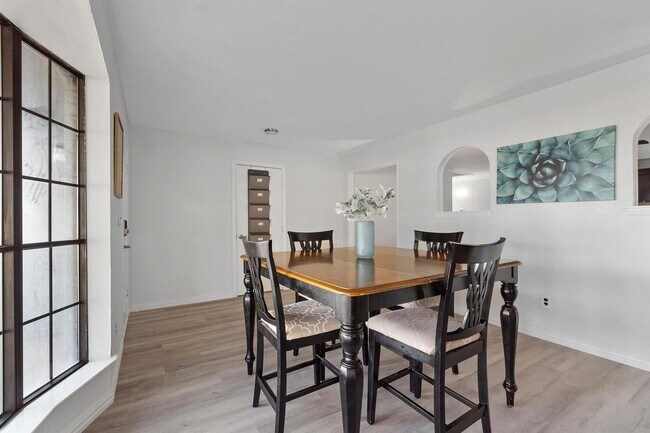 Foto del edificio - Bright & airy Arlington gem near parks & t...
