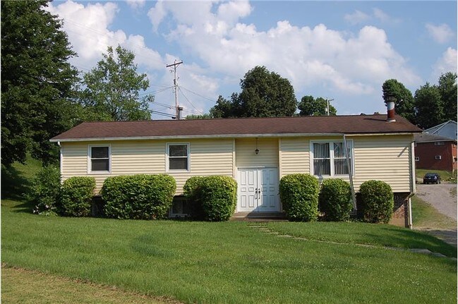 Building Photo - 335 Fernwood Rd