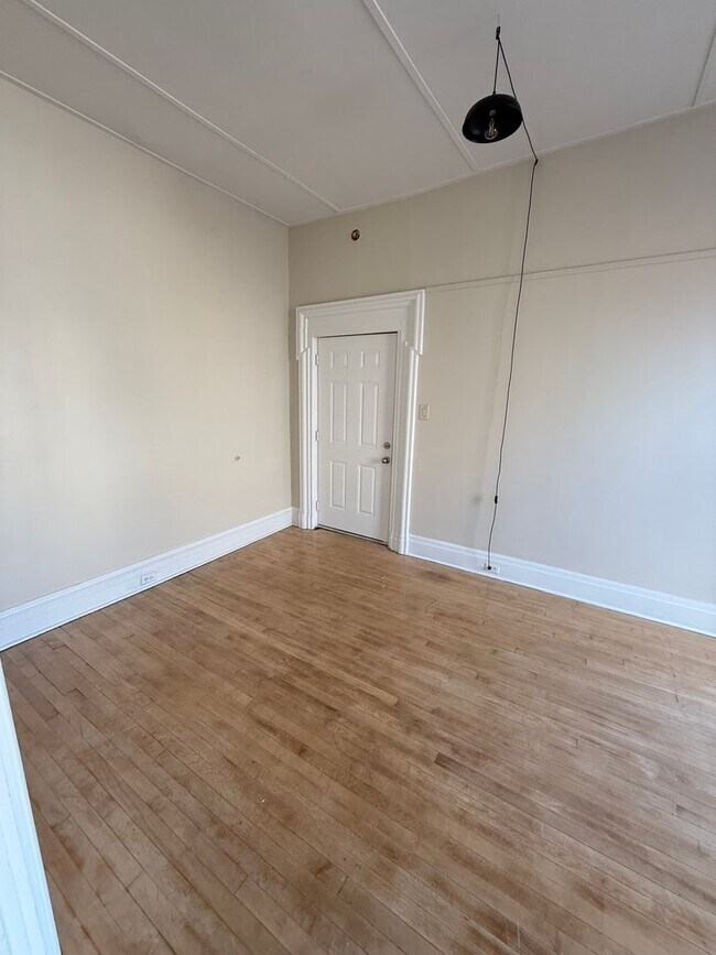 Foto del edificio - 32 W High St