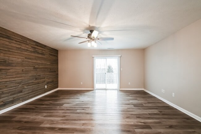 Building Photo - 1365 West Crystal Drive