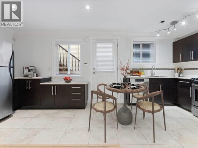 Building Photo - 4352 Carolyn Dr